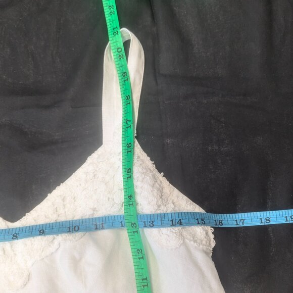 Cut Loose Size XS White Linen Crop Top - Picture 5 of 14